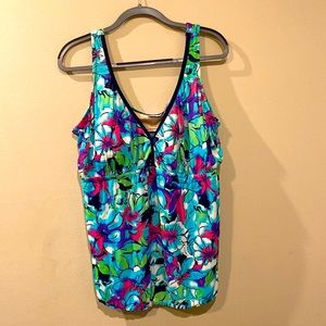 Plus Size Avenue Swim Bright Bold Colorful Floral Print Swim Top Size 26